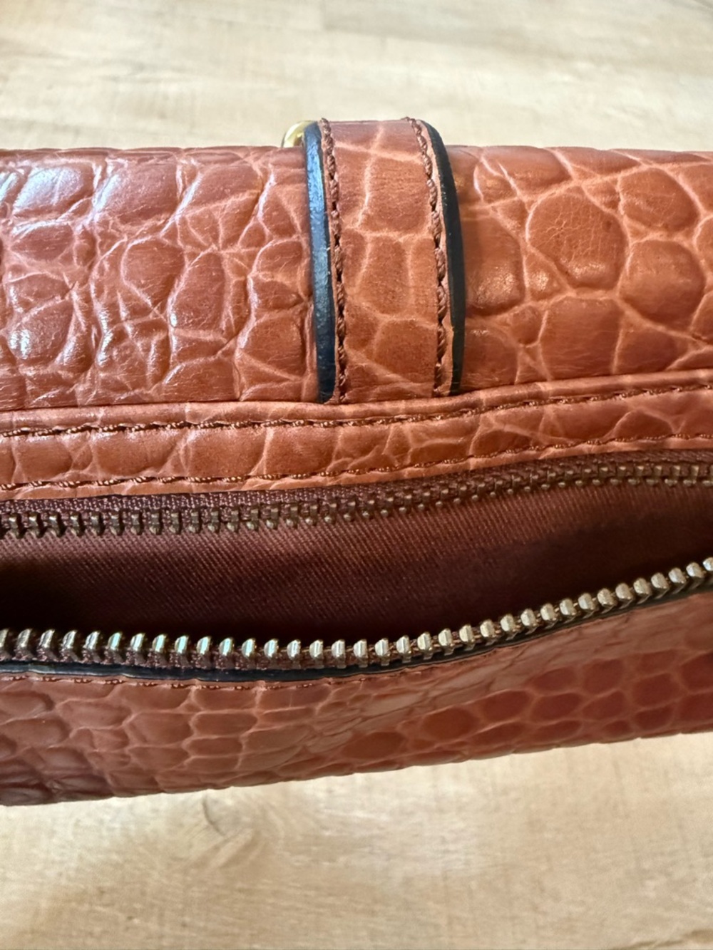 Fossil Women's Croc-Embossed Leather Continental Wallet in Brown - Picture 9 of 13